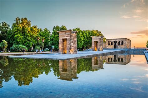 cruising templo de debod|En busca de sexo anónimo e instantáneo: viaje al templo del。